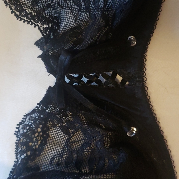 Victorias Secret womens black demi bra - Picture 2 of 3